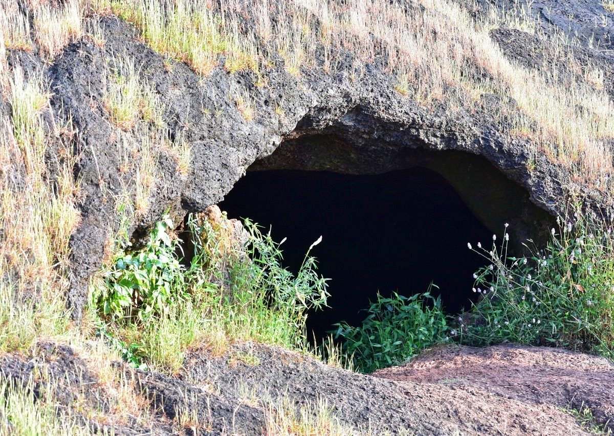 Gogarbha Shiva Cave near Hotel OM International Gokarna
